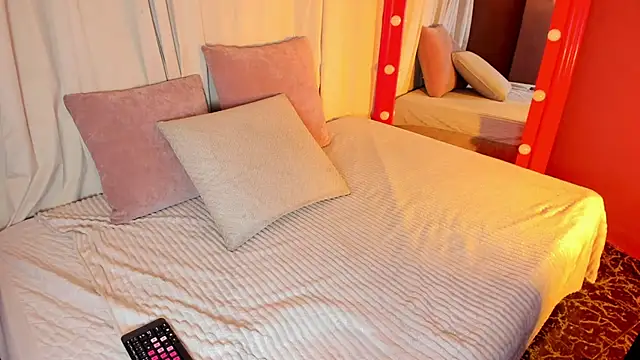 Little Ivy online show from 02/18/26, 07:21