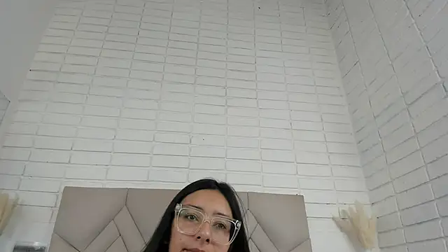 Isis Osman online show from 09/09/25, 01:42