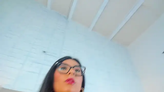 Isis Osman online show from 02/20/25, 12:08