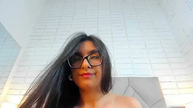 Isis Osman online show from 03/22/25, 05:28