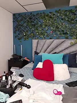 Grey Lorenz11 online show from 03/05/26, 09:17