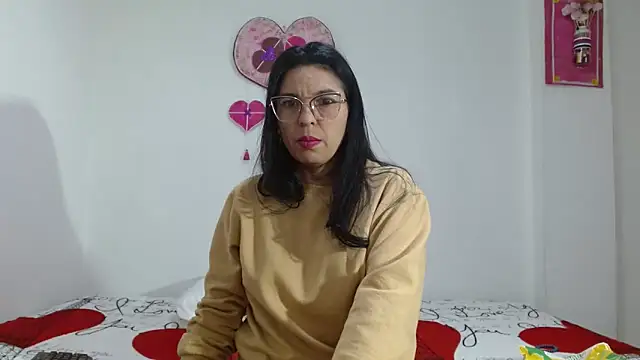 anybellucci43 online show from 09/16/25, 03:18