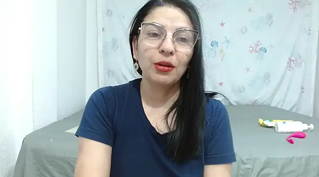 anybellucci43 online show from 03/18/25, 05:23