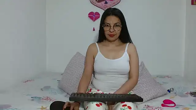 anybellucci43 online show from 02/02/26, 04:44