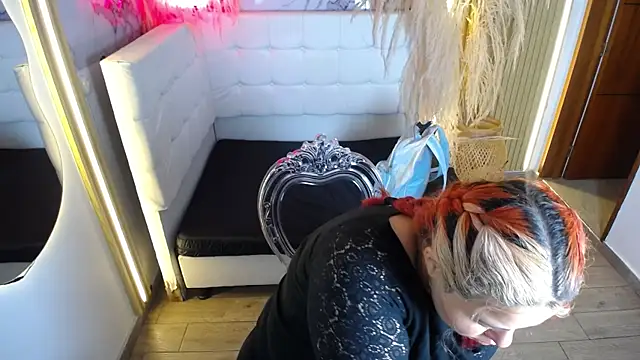 Snapshot of Bruja__Scarlata chatting on 11/22/25, 11:09 Bruja Scarlata online show from 11/22/25, 11:09