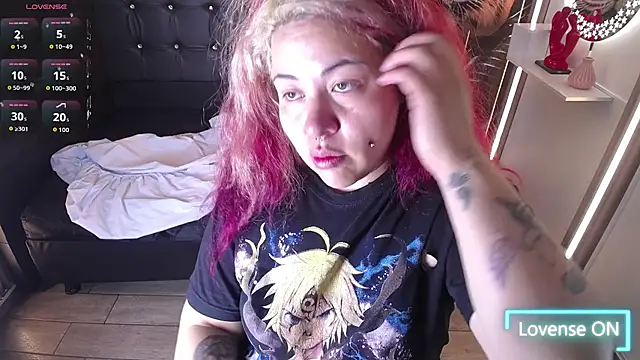 Snapshot of Bruja__Scarlata chatting on 11/11/25, 10:21 Bruja Scarlata online show from 11/11/25, 10:21