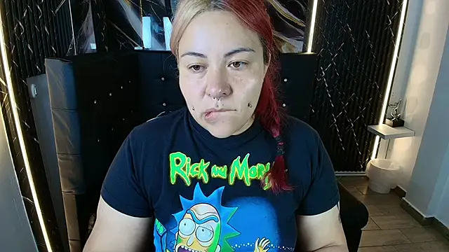 Snapshot of Bruja__Scarlata chatting on 11/08/25, 10:08 Bruja Scarlata online show from 11/08/25, 10:08