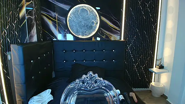 Snapshot of Bruja__Scarlata chatting on 11/10/25, 10:09 Bruja Scarlata online show from 11/10/25, 10:09