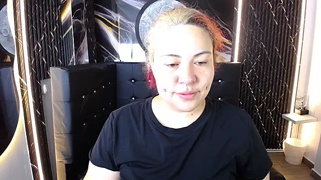 Snapshot of Bruja__Scarlata chatting on 11/07/25, 09:47 Bruja Scarlata online show from 11/07/25, 09:47