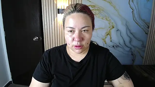 Snapshot of Bruja__Scarlata chatting on 10/29/25, 10:03 Bruja Scarlata online show from 10/29/25, 10:03