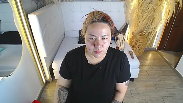 Snapshot of Bruja__Scarlata chatting on 11/27/25, 10:16 Bruja Scarlata online show from 11/27/25, 10:16