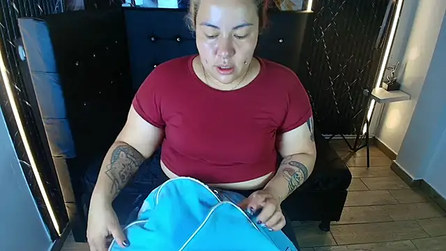 Snapshot of Bruja__Scarlata chatting on 11/24/25, 10:15 Bruja Scarlata online show from 11/24/25, 10:15