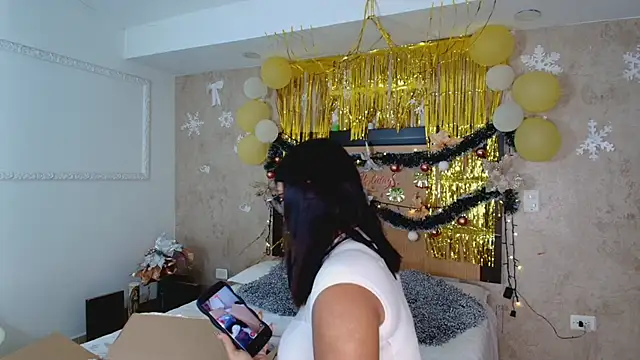 mialopez52 online show from 11/29/25, 10:54