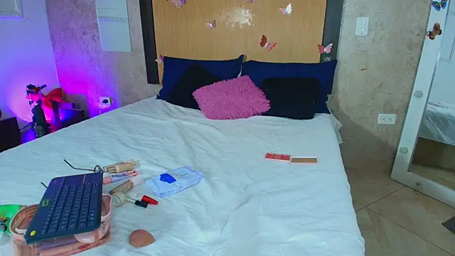 mialopez52 online show from 03/07/26, 10:15