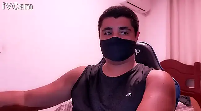 Snapshot of LeoPutaria chatting on 01/29/25, 10:01 LeoPutaria online show from 01/29/25, 10:01