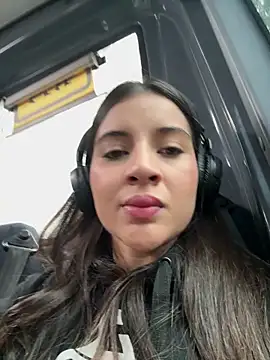 Snapshot of AnitaKariri chatting on 11/17/25, 08:18 AnitaKariri online show from 11/17/25, 08:18