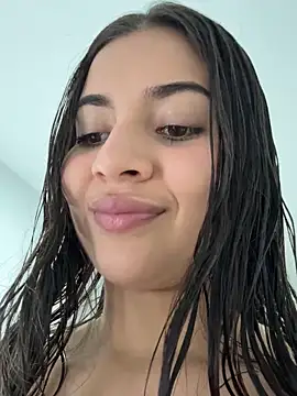 Snapshot of AnitaKariri chatting on 03/12/25, 03:29 AnitaKariri online show from 03/12/25, 03:29