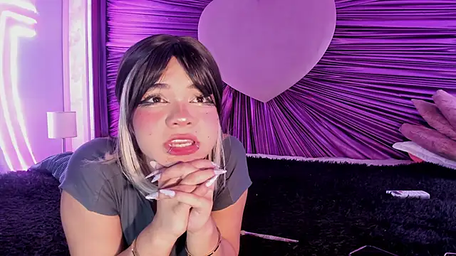 Snapshot of anastasia_jhons chatting on 02/24/26, 04:02 anastasia jhons online show from 02/24/26, 04:02