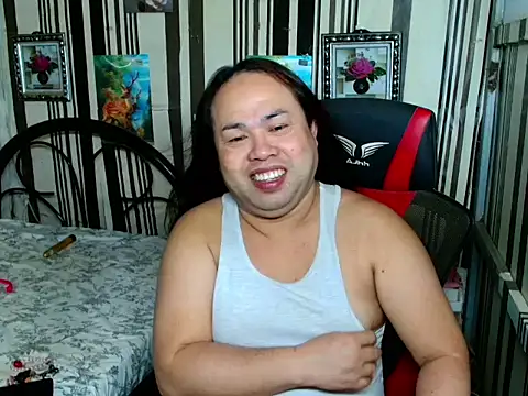 Snapshot of Reginex chatting on 07/15/26, 02:24 Reginex online show from 07/15/26, 02:24