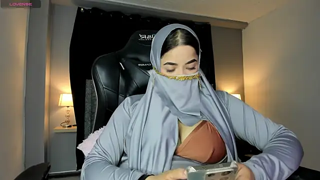 Snapshot of janna_isa chatting on 04/01/26, 10:39 janna isa online show from 04/01/26, 10:39