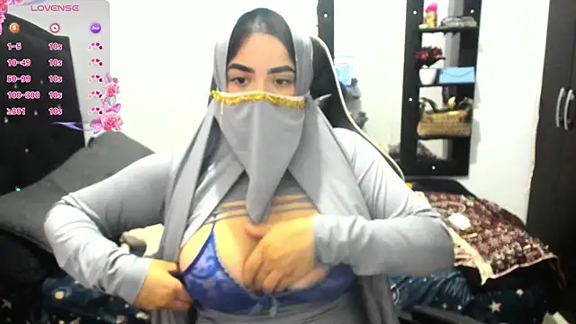 Snapshot of janna_isa chatting on 10/25/25, 09:15 janna isa online show from 10/25/25, 09:15