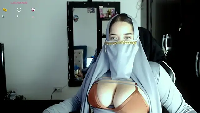 janna isa online show from 09/10/25, 08:19