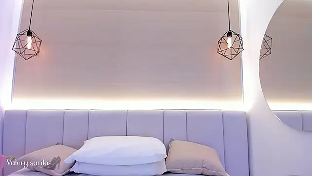 valerysantos  online show from 10/29/25, 12:26