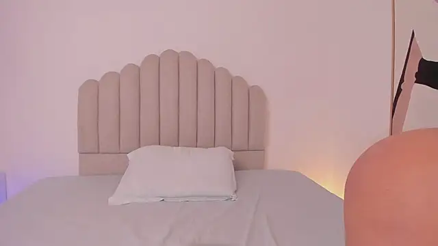 valerysantos  online show from 06/03/26, 12:17