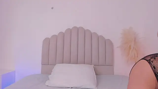 valerysantos  online show from 07/13/26, 12:04