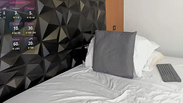 Wendy Marchall online show from 09/21/25, 07:08