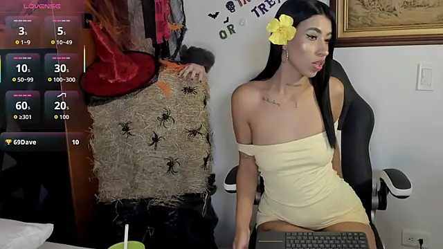 Wendy Marchall online show from 10/27/25, 07:15