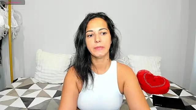 Snapshot of Linda_Insatiable chatting on 07/11/26, 01:28 Linda Insatiable online show from 07/11/26, 01:28