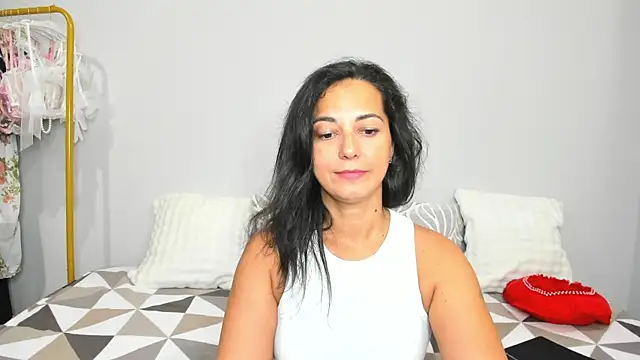 Snapshot of Linda_Insatiable chatting on 07/02/26, 01:06 Linda Insatiable online show from 07/02/26, 01:06