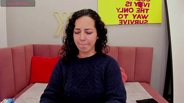 Linda Insatiable online show from 11/17/25, 01:20