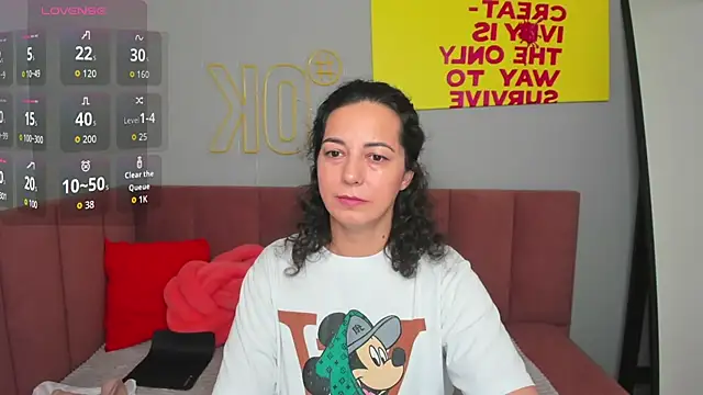 Linda Insatiable online show from 11/13/25, 01:31