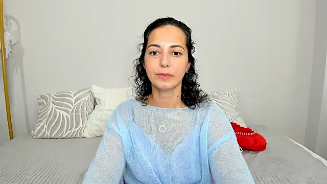 Snapshot of Linda_Insatiable chatting on 06/19/26, 01:33 Linda Insatiable online show from 06/19/26, 01:33