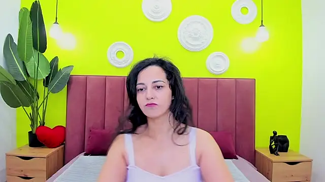 Linda Insatiable online show from 05/15/26, 01:25