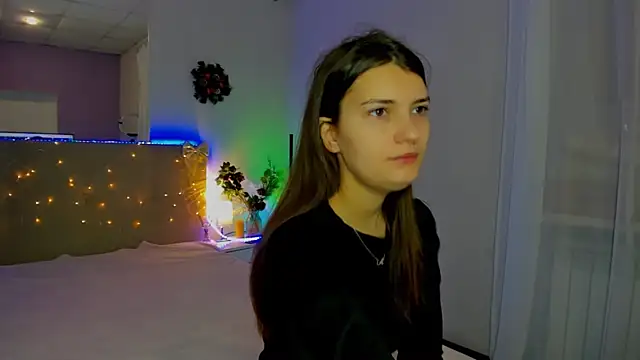 Laura Leee online show from 12/17/25, 06:07