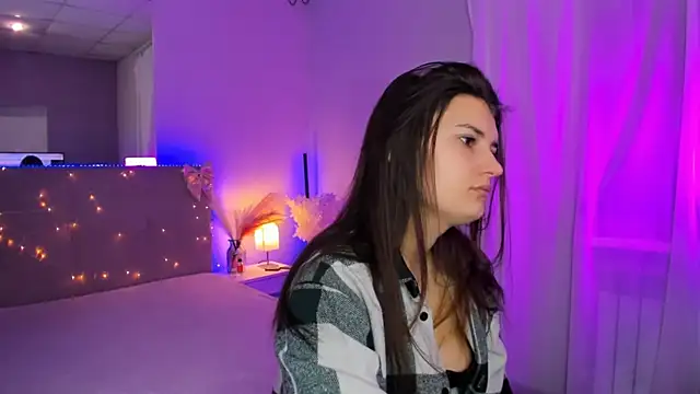 Laura Leee online show from 03/28/26, 05:52