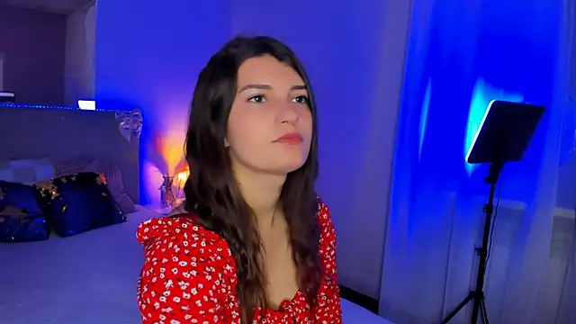 Snapshot of Laura_Leee chatting on 06/12/26, 05:05 Laura Leee online show from 06/12/26, 05:05