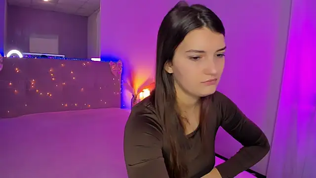 Laura Leee online show from 04/03/26, 04:52