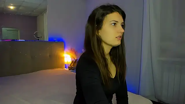 Laura Leee online show from 11/26/25, 06:35