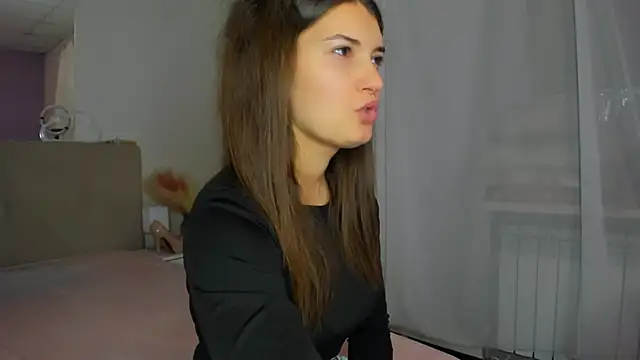 Laura Leee online show from 12/02/25, 05:53