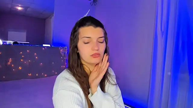 Laura Leee online show from 05/03/26, 05:23