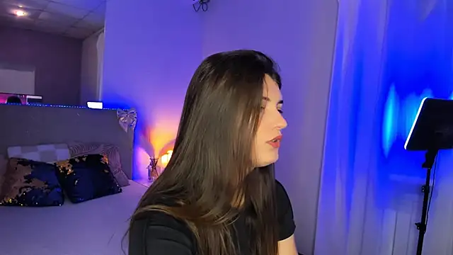 Snapshot of Laura_Leee chatting on 06/10/26, 05:08 Laura Leee online show from 06/10/26, 05:08