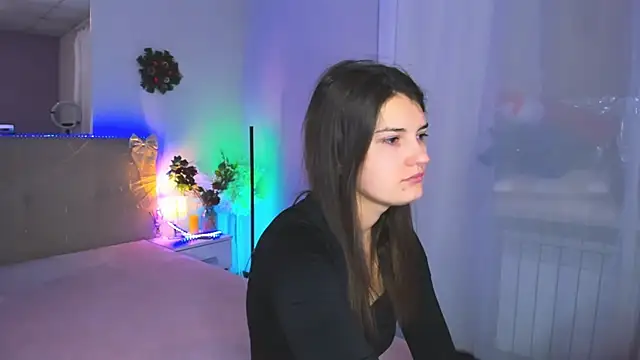 Laura Leee online show from 12/22/25, 06:24