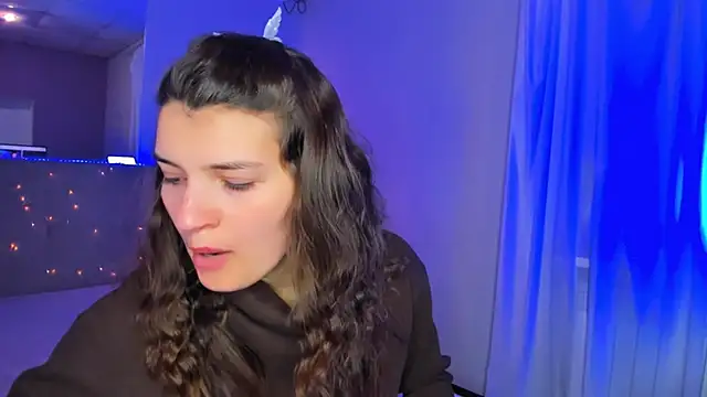 Laura Leee online show from 04/28/26, 05:12
