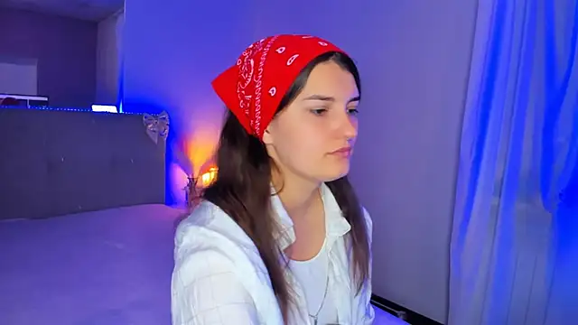 Laura Leee online show from 06/03/26, 05:08
