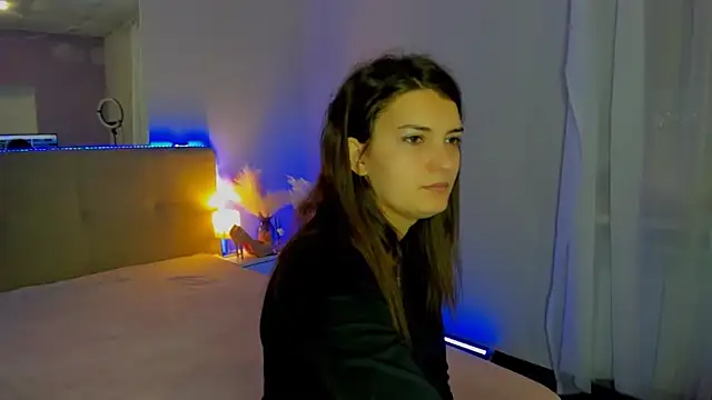 Laura Leee online show from 11/25/25, 06:03