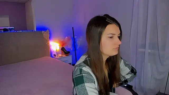 Laura Leee online show from 02/11/26, 06:02